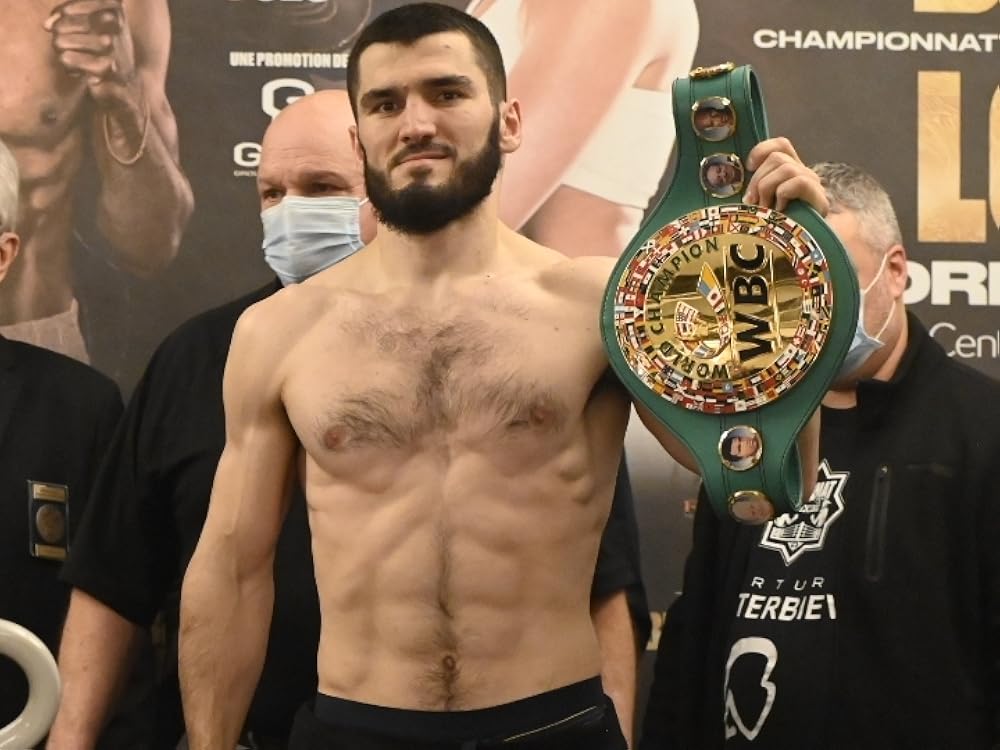 Artur Beterbiev fighter